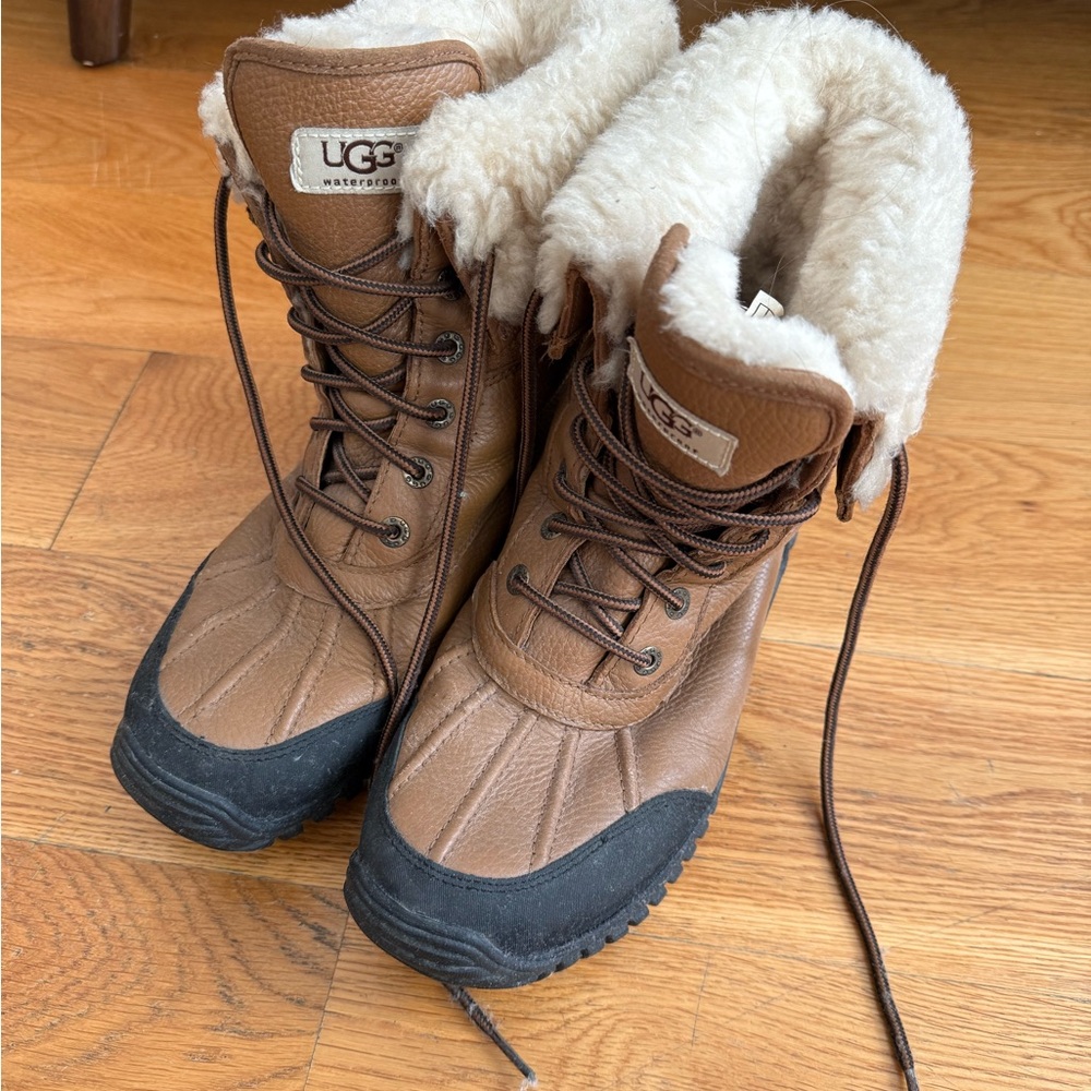 UGG Women's Tan and Black Winter Boots